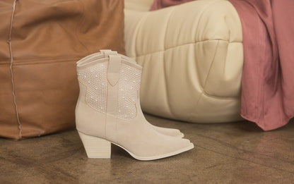 Pearl Elegance Studded Western Cowboy Boots